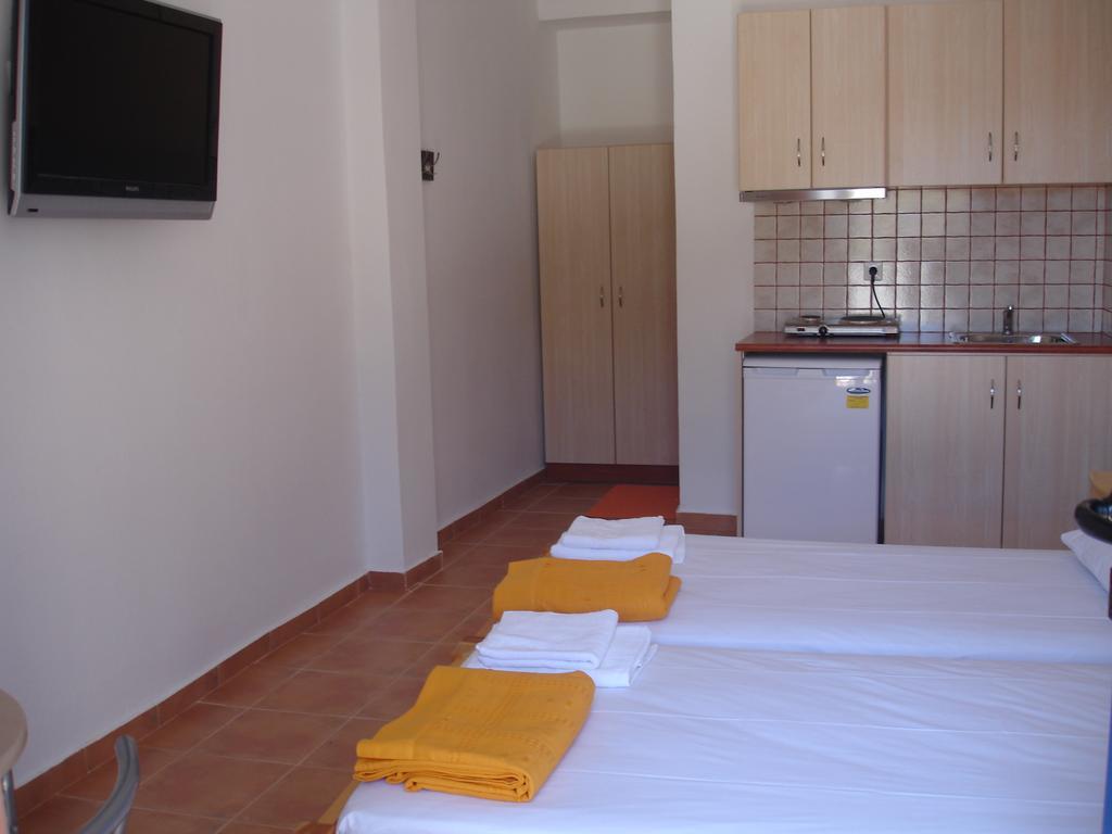 Lydia Mare Aparthotel Agios Kirykos  ภายนอก รูปภาพ